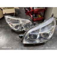 （SECOND-HAND Original )TOYOTA RUSH 2007 F700 HEAD LAMP PROJECTOR