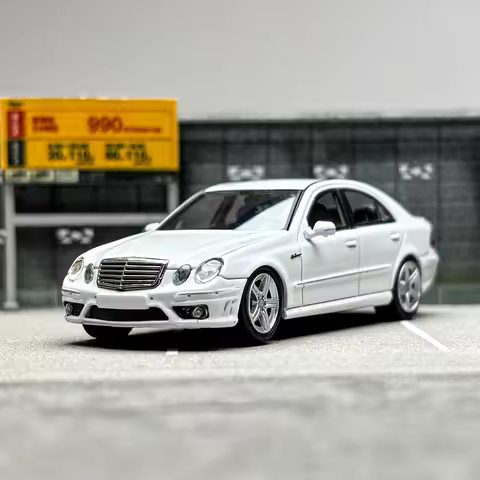 MK MODEL 1:64 E63 W211 diecast model car