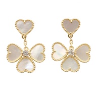 [Pre-owned] Van Cleef & Arpels Earrings Sweet Alhambra Effiage Mother of Pearl K18 (Yellow Gold) Swe