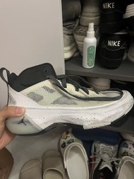 Jordan 37代籃球鞋 白色