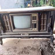 Tv Jadul Barang Antik Tv Sharp Jadul Dengan Satu Set Dengan Meja Tv