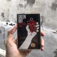 Kaset Green Day album American Idiot