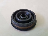 ยางกันฝุ่นแกนพวงมาลัย TOYOTA VIGO 2.53.01KD2KD Fortuner 4×24×4 ไต้หวัน ตัวละ280บาท