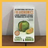 ARA- BUKU IMPORT FREAKONOMICS BY STEVEN D. LEVITT (ORIGINAL PAPERBACK)