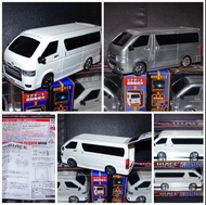 💢遙控車 黑/白 尾門可開💢  全新 HIACE 貨Van 遙控車  黑/白 -尾門可開  -可負重300g  -有燈 日本直送景品 100%正貨保證！