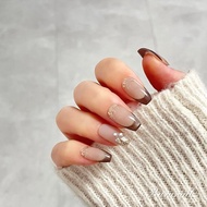 棕色磁石法式穿戴甲灰米色底 × 金線 × 水鑽設計