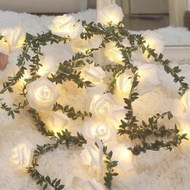 日本暢銷 - 電池款 LED玫瑰葉子綠葉藤條燈 - 暖白燈 串燈 浪漫裝飾 擺設 求婚 裝飾 1.5m