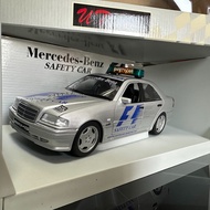 [Ready Stock] UT Mercedes-Benz C36 F1 Safety Car 1/18 C36 AMG F1 Safety Car 1997 w202 C-Class Alloy 