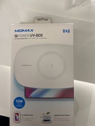 Momax 無線充電器 and UV 消毒盒