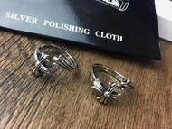 Chrome Hearts 十字花轉尾戒指