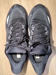 Hoka One One Clifton 9 GTX 跑鞋