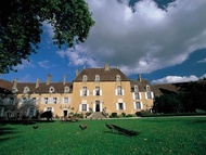 魯尼跳馬城堡酒店 (Chateau de Vault de Lugny)