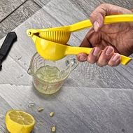 SAZ92 Random Color Kitchen Tool Fashion Lemon Squeezer Citrus Press Juice Fruit Lime Lemon Clamp