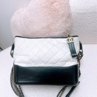 Chanel gabrielle 白色中號流浪包