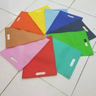 GROSIR Isi 20 Tas Spunbond Goodie Bag Model Oval Kain Polos Ukuran Besar / Kecil 20x26 25x35 30x40 U