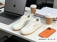 sepatu tenis astec