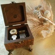 雞翅木音樂盒-虎腳造型 sankyo十八音音樂機芯 可刻字 曲目多可選