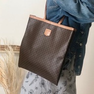 【日本直送 名牌古著包】CELINE 經典馬車圖案 手提包 棕色 壓印標誌 PVC 托特包 vintage fpujkf