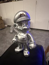 銀色超級瑪利歐公仔