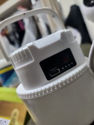 Type-C 太陽能充電 LED 燈