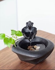 陶瓷流水擺設，流水噴泉。禪的空間。財源滾滾，風生水起， 風水/水晶擺設，招財進寶，家居擺 設，加濕器Ceramics waterfountain home decoration