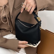 [Boutique1] Retro Handbag High Quality Soft Leather ideal for French Style Niche Fashion VN