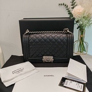 Chanel medium boy 
荔枝牛皮銀扣