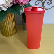 TUPPERWARE RARE IMPORTED/ OVERSEAS (mexico) Fridge water bottle FWB 2litre RED