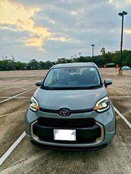 Toyota Sienta Auto