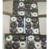 Fresh Donuts Without Penwet (homemade Donuts) contains 6 pieces