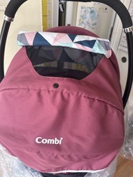 Combi 嬰兒車