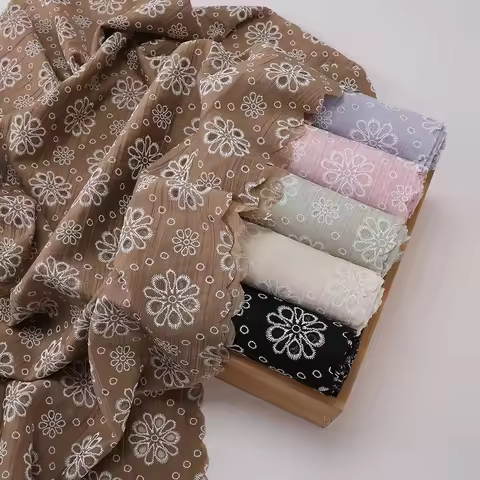 Crinkle Fabric White Floral Embroidery Muslim Hijab Scalloped Lace Edge Islamic Headscarf Elegant Tu