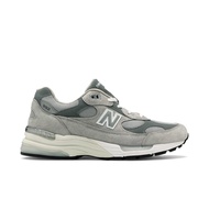 รองเท้าใส่สบาย รองเท้านิวบาลานซ์ ไม่จำกัดเพศ New Balance 992 Grey Suede Sneakers [M992GR] Made in US