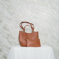 AMOURA HANDBAG WITH POUCH