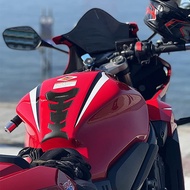 普特汽車精品 重機油箱魚骨貼 碳纖維 油箱蓋貼紙 重機貼紙 檔車貼紙 個性車貼 車身貼紙 卡夢貼 1個 單入