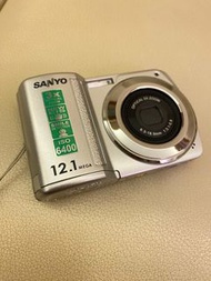 Sanyo 超級懷舊  入電池數碼相機  超輕便