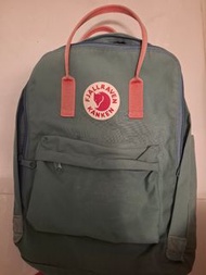 Fjallraven Kanken 背包