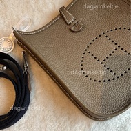 ｛ 現貨 ｝ 愛馬仕 mini evelyne 大象灰