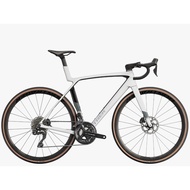 Trek Madone SL 6 Gen 8 road bike |