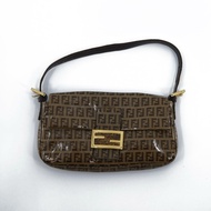 Fendi水晶皮法棍包