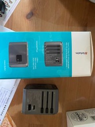 旅行萬用充電器