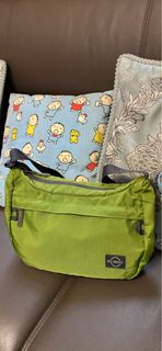 In-way 綠色斜揹袋