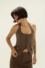 Felt.bkk Vienna Top เสื้อคล้องคอ ดีเทลซิบหน้าและกระเป๋า