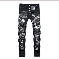 DSQUARED2ยี่ห้อบุรุษกางเกงยีนส์แฟชั่นสบายๆบาง D2กราฟฟิตีพิมพ์ยืดฉีกกางเกงยีนส์ถนนฮิปฮอปสีดำกางเกงยีน