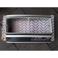 ขอบไฟหน้าNissan urvan E23 ตากลม ตาเหลี่ยม อะไหล่แท้นิสสัน มีฝั่งซ้ายด้านเดียว แท้ใหม่แกะกล่อง