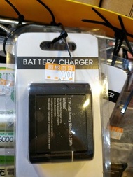 小型行車紀錄器之類或SJ4000用的備用電池加充電座插上你的充電線即可充電170元