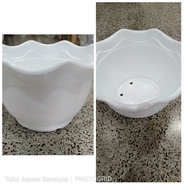 27cm Plastic Flower Pot - Gojek Only