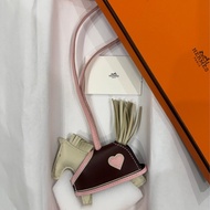 全新 愛馬仕 Hermes 限量 Rodeo robeo coeur PM穿衣愛心小馬吊飾掛飾