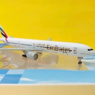 AIRCRAFT MODEL "EMIRATES AIRLINES" BOEING B777-300ER SCALE 1:400 (20CM) UNIQUE CAST WHEELS