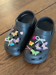 Crocs厚底鞋+配飾